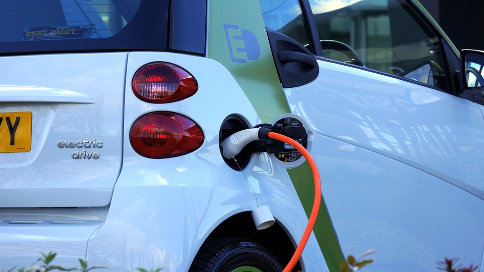 Auto elettriche, la mobilità del futuro punta sul green