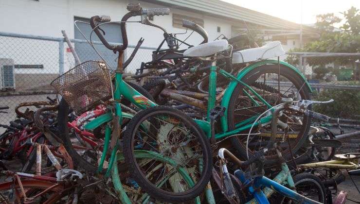 bici abbandonate nelle discariche