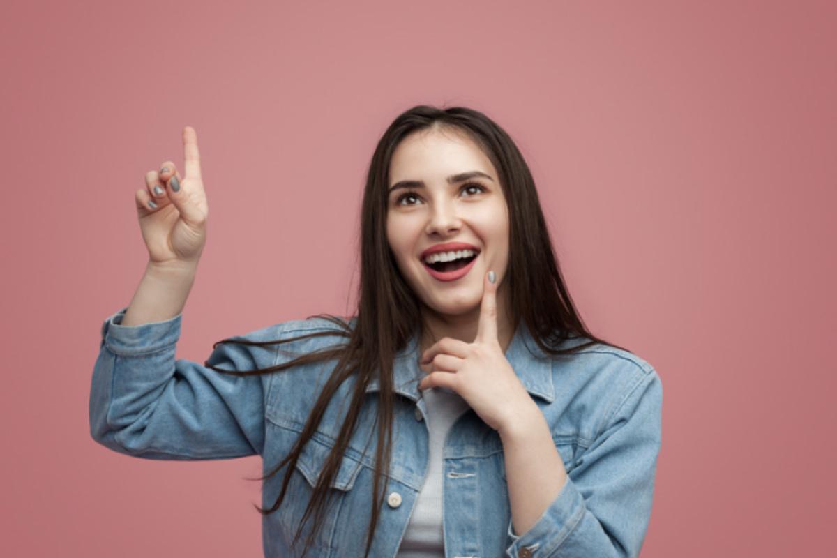 La scelta di una delle tre porte non è solo un semplice esercizio di introspezione, ma può anche servire come spunto per riflessioni più profonde